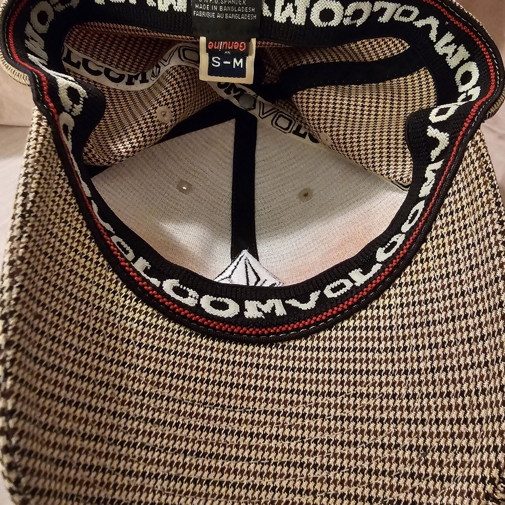 VOLCOM Stone hat - Picture 2 of 2